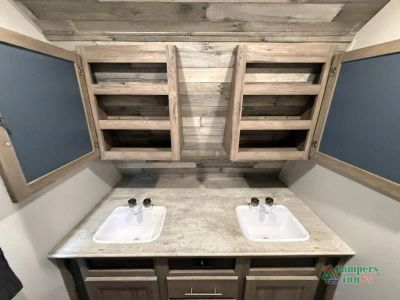 2021 CrossRoads RV Zinger — photo 38 view