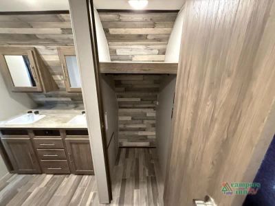 2021 CrossRoads RV Zinger — photo 40 view