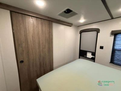 2021 CrossRoads RV Zinger — photo 26 view