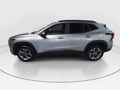 2025 Chevrolet Trax - Photo 4