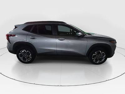 2025 Chevrolet Trax - Photo 8