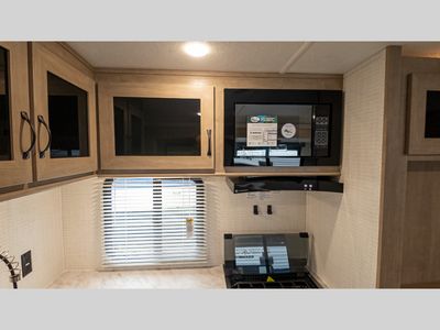 2025 Palomino SolAire - Photo 24