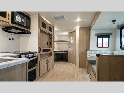2025 Palomino SolAire - Photo 13