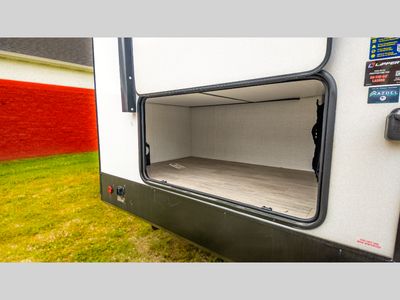 2025 Palomino SolAire - Photo 38