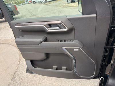 2026 Chevrolet Silverado 1500 — photo 32 view