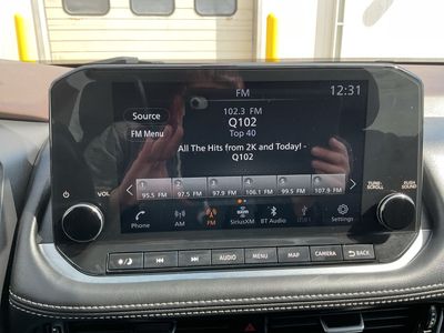 2023 Nissan Rogue — photo 11 view