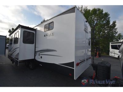 2022 Jayco Eagle HT — interior view