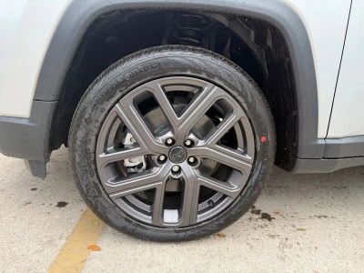 2026 Jeep Compass — photo 9 view