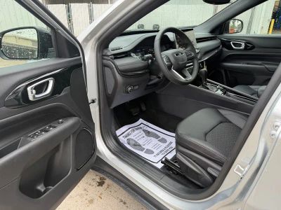 2026 Jeep Compass — photo 14 view