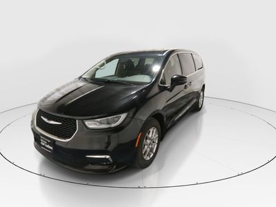 2023 Chrysler Pacifica — rear three-quarter view