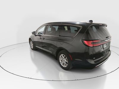 2023 Chrysler Pacifica — detail view