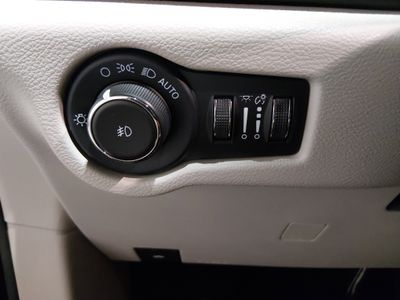 2023 Chrysler Pacifica — photo 13 view