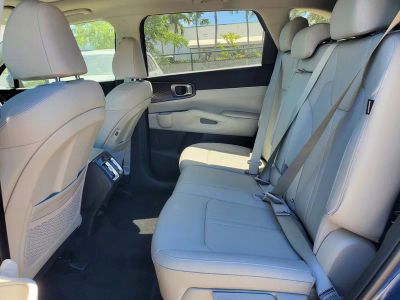 2025 Kia Sorento — photo 8 view