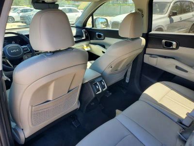 2025 Kia Sorento — photo 9 view