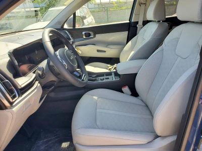 2025 Kia Sorento — photo 12 view