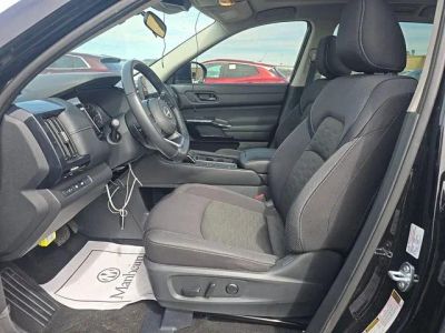 2025 Nissan Pathfinder - Photo 2