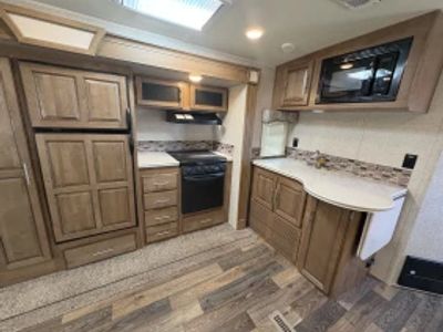 2017 Forest River Rockwood Ultra Lite - Photo 25