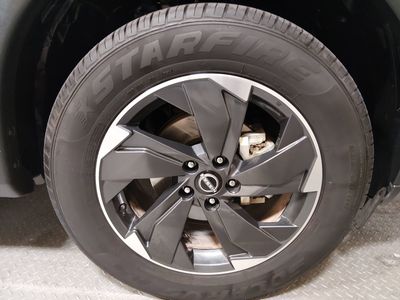 2024 Nissan Rogue — photo 10 view