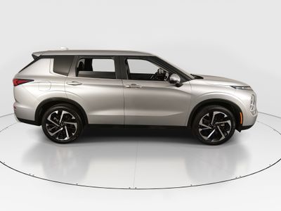 2024 Mitsubishi Outlander - Photo 8