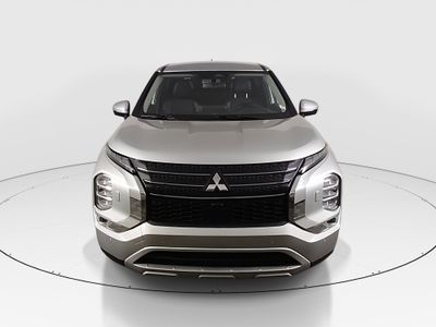 2024 Mitsubishi Outlander - Photo 2