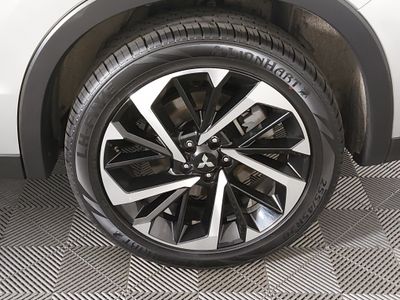 2024 Mitsubishi Outlander - Photo 10
