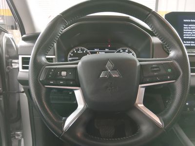 2024 Mitsubishi Outlander - Photo 12