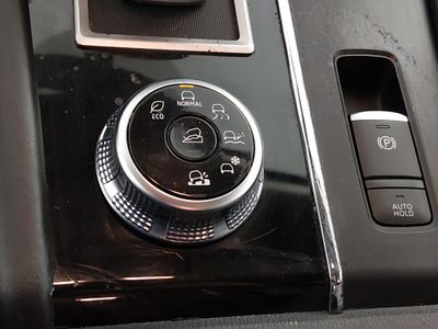 2024 Mitsubishi Outlander - Photo 19