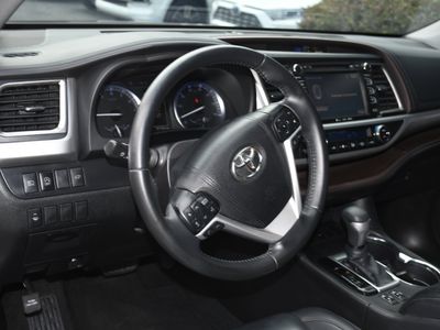 2019 Toyota Highlander - Photo 9