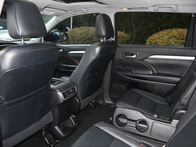 2019 Toyota Highlander - Photo 16