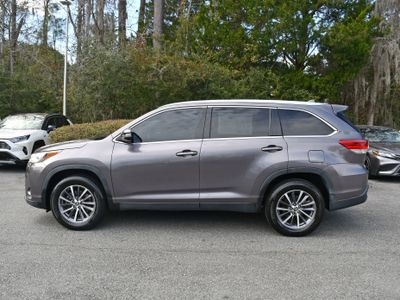 2019 Toyota Highlander - Photo 2