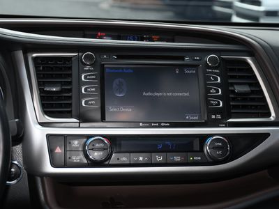 2019 Toyota Highlander - Photo 17