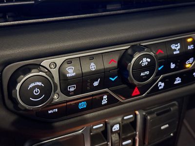 2024 Jeep Wrangler - Photo 16