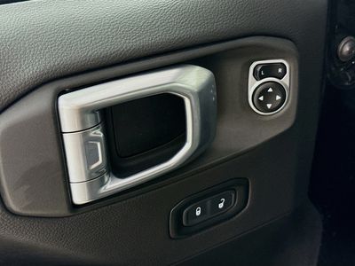 2024 Jeep Wrangler - Photo 18