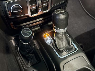 2024 Jeep Wrangler - Photo 17