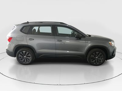 2024 Volkswagen Taos - Photo 8