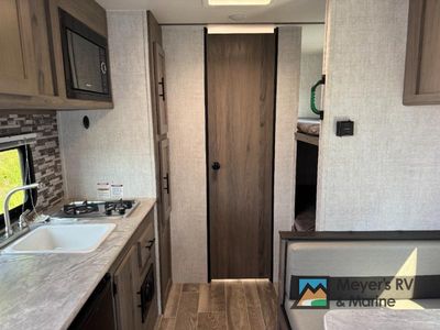 2021 Gulf Stream RV ENLIGHTEN - Photo 4