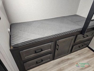 2026 Venture RV SportTrek Touring Edition - Photo 46