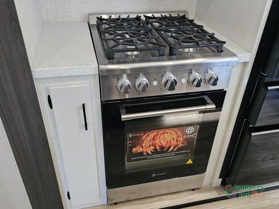 2026 Venture RV SportTrek Touring Edition - Photo 18