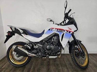 2025 Honda Transalp - Photo 2