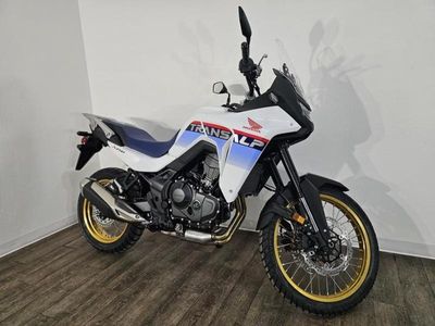 2025 Honda Transalp - Photo 3