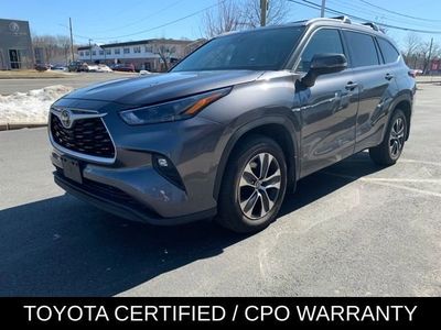 2022 Toyota Highlander XLE - Photo 9