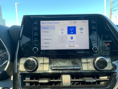 2022 Toyota Highlander XLE - Photo 23