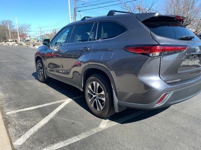 2022 Toyota Highlander XLE - Photo 6