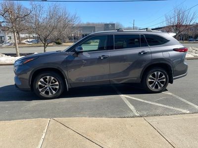 2022 Toyota Highlander XLE - Photo 7