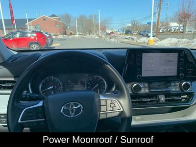 2022 Toyota Highlander XLE - Photo 18