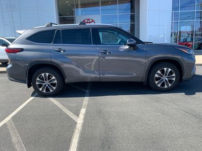 2022 Toyota Highlander XLE - Photo 3