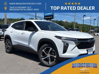 2026 Chevrolet Trax 1RS in Summit White — front three-quarter view