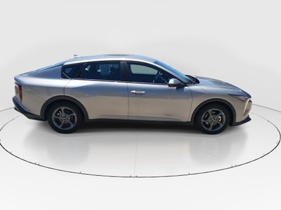2025 Kia K4 — photo 8 view