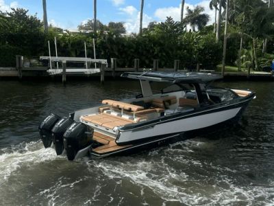 2024 Aviara AV36 Outboard - Photo 5