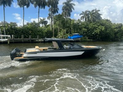 2024 Aviara AV36 Outboard - Photo 10